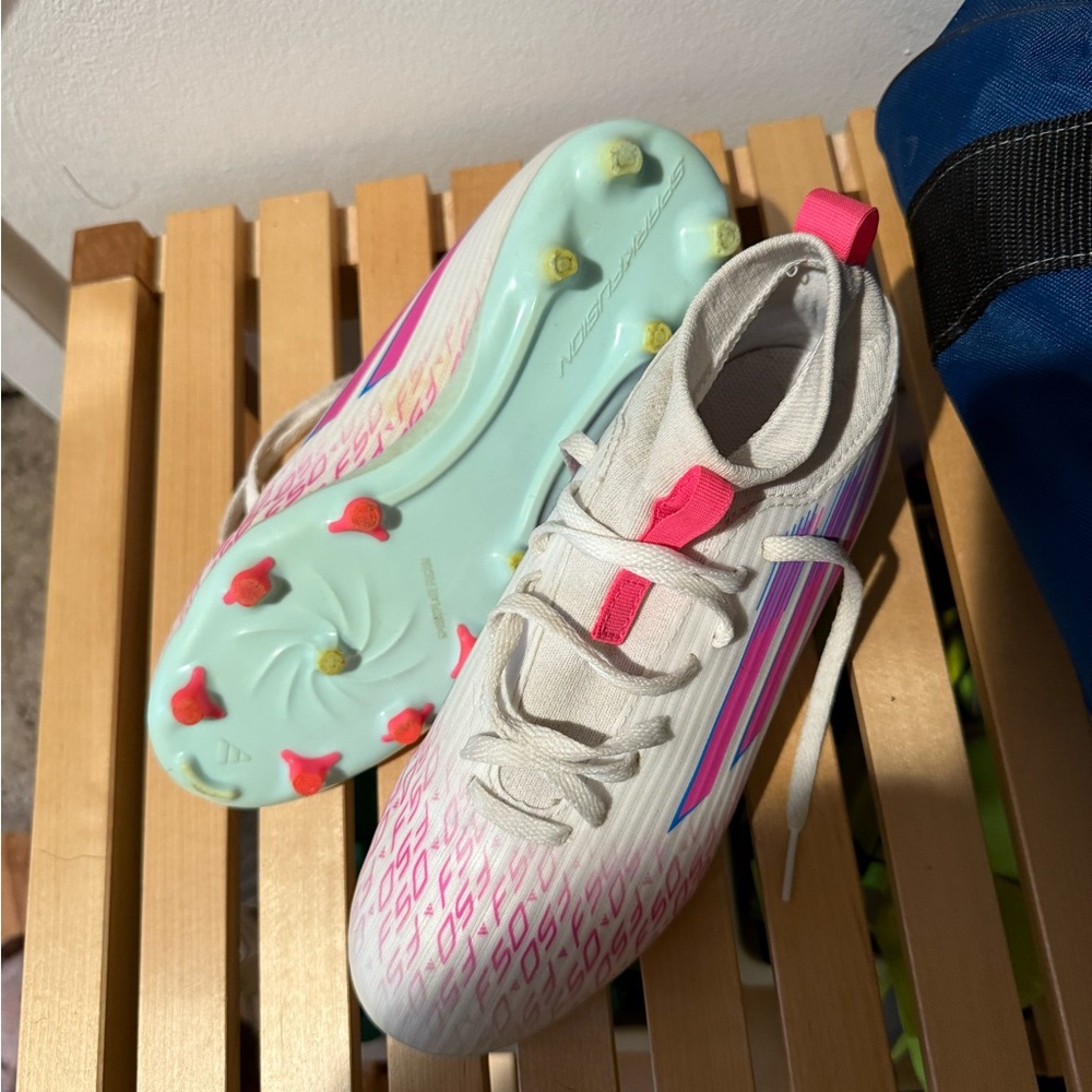 Girls Adidas cleats - Picture 2 of 5
